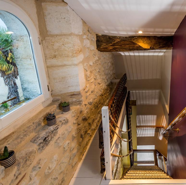Chambres D'Hotes Le Relais Des Remparts Rions Exterior photo