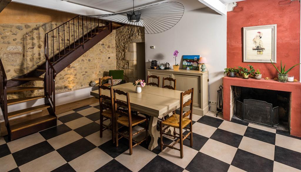 Chambres D'Hotes Le Relais Des Remparts Rions Exterior photo